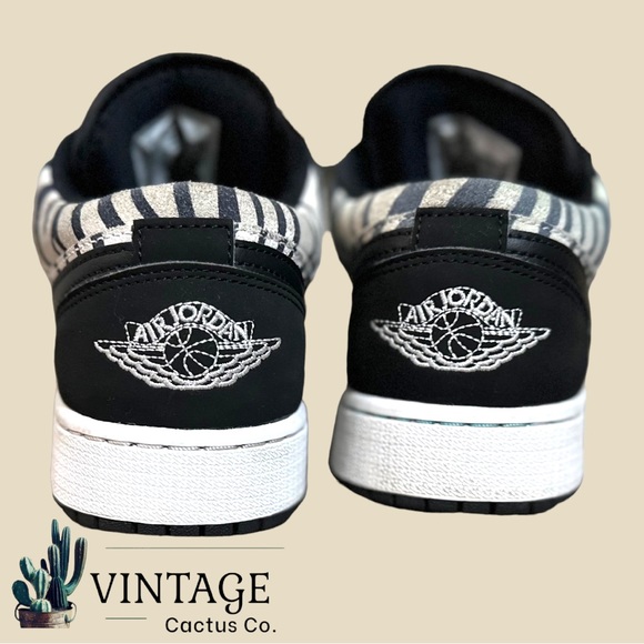 Jordan 1 Low - Zebra Print Sneakers - Great Condition - Picture 10 of 16